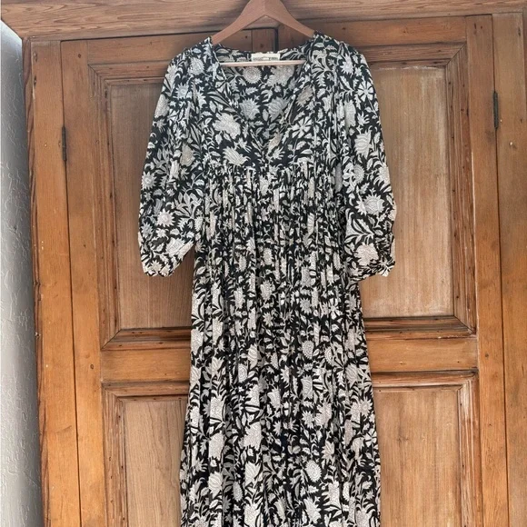 Daughters of India Black and White Floral Long Sleeve Dress - Picture 1 of 4